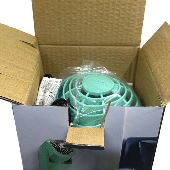 Vornado Flippi V6 Personal Air Circulator 2-Speed Mini Fan - 6.2” - Bliss Blue - Picture 4 of 8